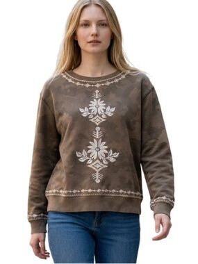 Driftwood Embroidered Sweatshirt M Boho Western Floral Camo Raw Hem Pullover